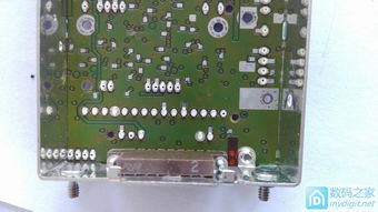 摩托罗拉军刀对讲机拆解维修 美国军用通信设备的内部探秘